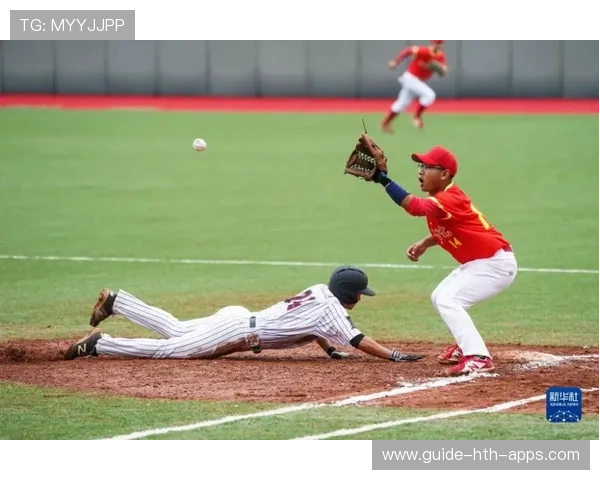 棒球外野失误引发连锁进球，赛后分析成专业必看