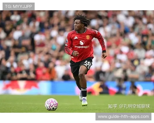 曼联两边翼卫防守漏洞大遭痛批。,曼联双翼 曼联两边翼卫防守漏洞大遭痛批。,曼联双翼