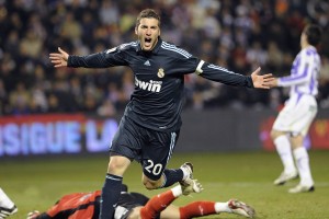 华体会体育官网-掘金队赛季第二周红黑榜：FBIwarning！恩比德因此前与绿军比赛做出猥亵手势，被罚款50000美元